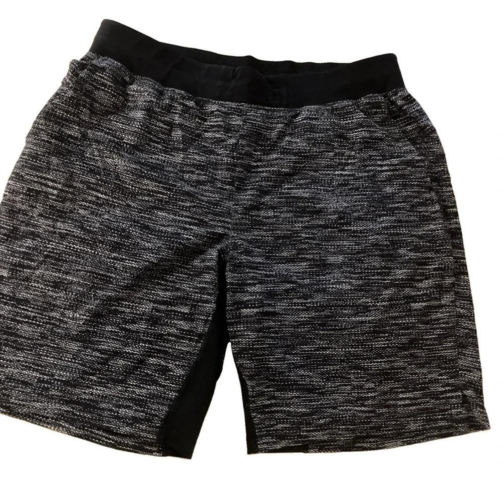 Lululemon T.H.E. Short Linerless Mens XL Black Athletic LM7AAWS